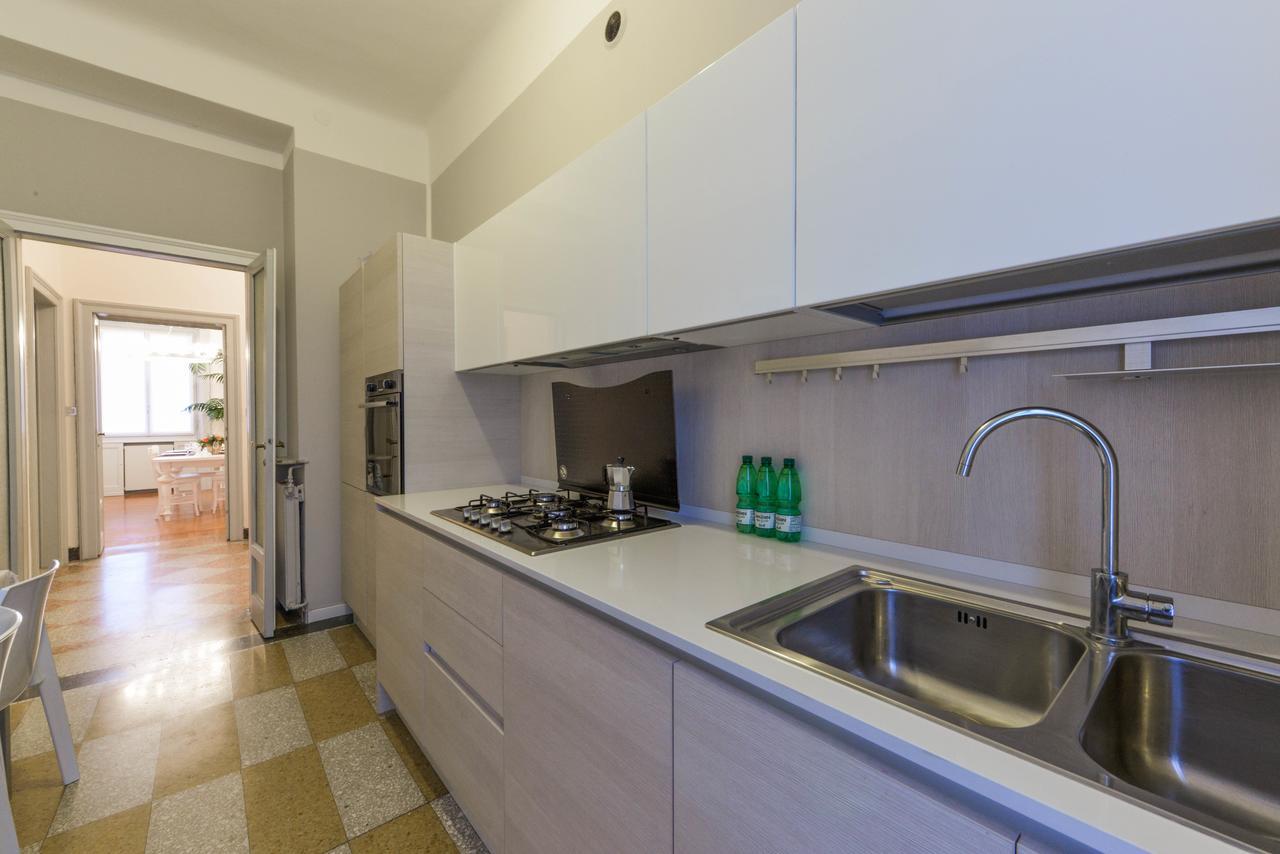 Adelaide Central Apartment Милан Экстерьер фото
